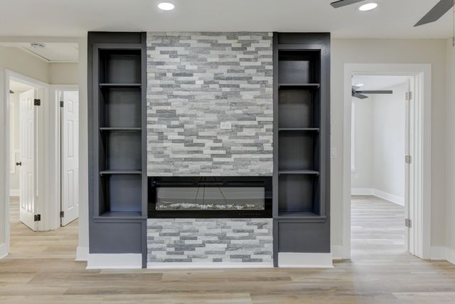 824 Elm Street, Valparaiso, IN 46383