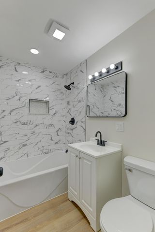 824 Elm Street, Valparaiso, IN 46383