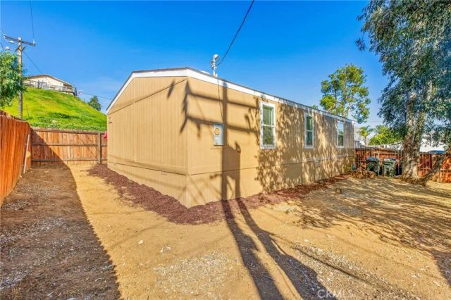 17603 Hays, Lake Elsinore, CA 92530