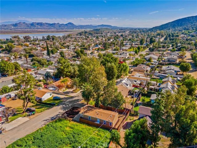 17603 Hays, Lake Elsinore, CA 92530