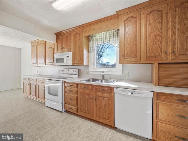 7508 ANTHONY HWY, Waynesboro, PA 17268