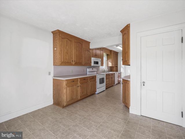 7508 ANTHONY HWY, Waynesboro, PA 17268