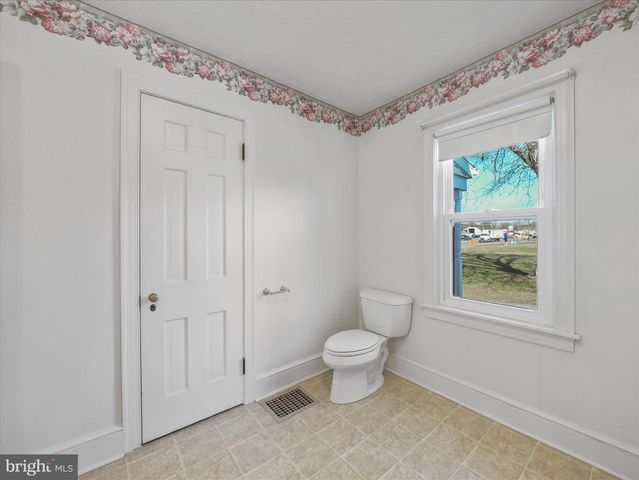 7508 ANTHONY HWY, Waynesboro, PA 17268