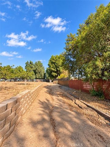 25340 Charina, Homeland, CA 92548