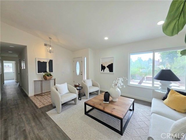 2041 S Oakland Avenue, Ontario, CA 91762