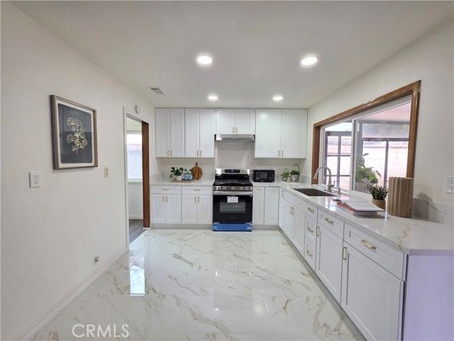 2041 S Oakland Avenue, Ontario, CA 91762