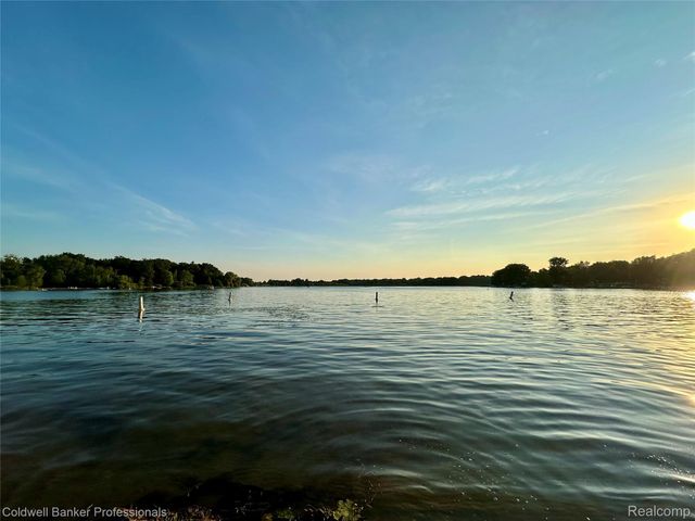 975 Boshaw Drive, Attica Township, MI 48412