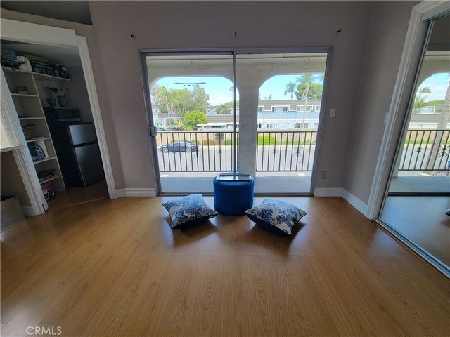 B Lochlea Lane, Huntington Beach, CA 92646