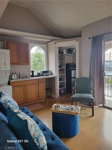 B Lochlea Lane, Huntington Beach, CA 92646