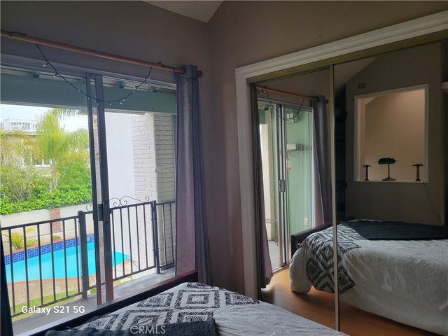 B Lochlea Lane, Huntington Beach, CA 92646