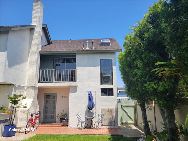 B Lochlea Lane, Huntington Beach, CA 92646