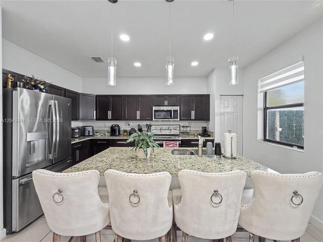 11611 SW 253rd St, Homestead, FL 33032