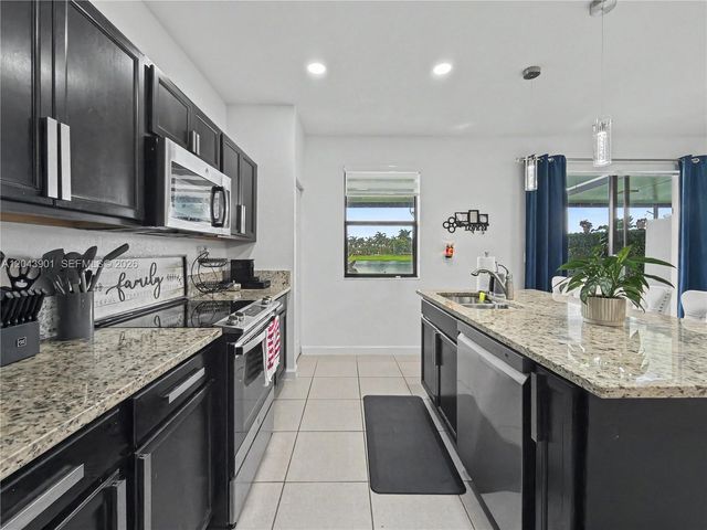 11611 SW 253rd St, Homestead, FL 33032