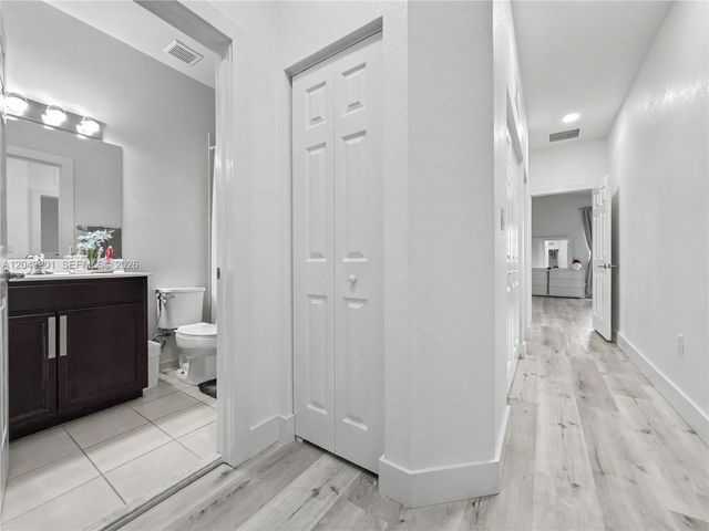 11611 SW 253rd St, Homestead, FL 33032