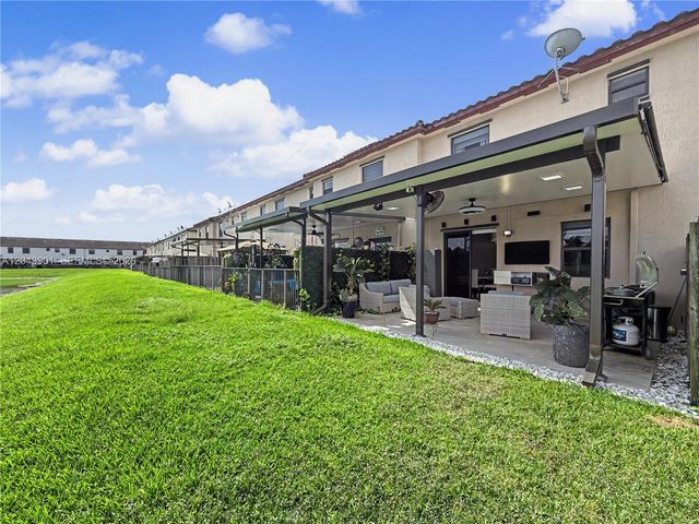 11611 SW 253rd St, Homestead, FL 33032