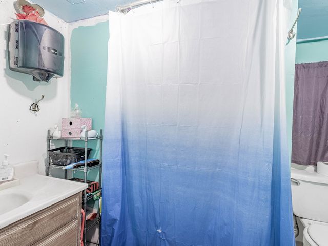 8119 S Escanaba Avenue, Chicago, IL 60617