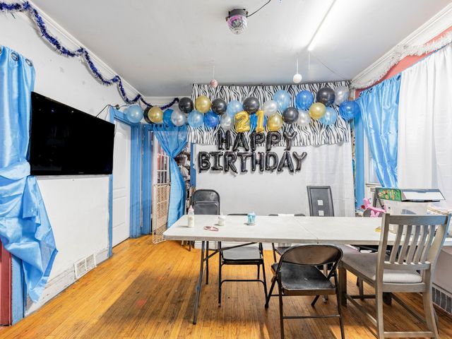 8119 S Escanaba Avenue, Chicago, IL 60617