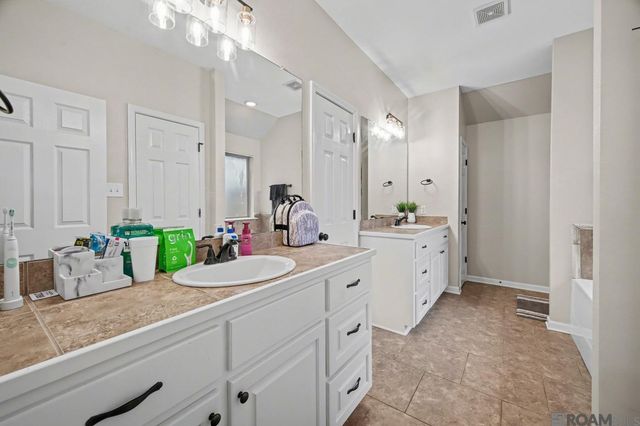 14986 Cross Creek Blvd, Walker, LA 70785