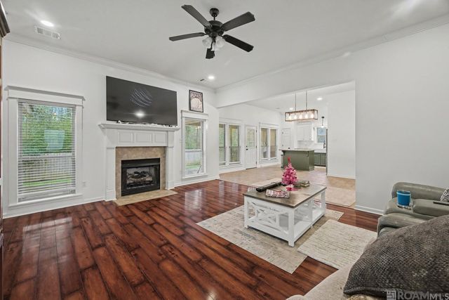 14986 Cross Creek Blvd, Walker, LA 70785