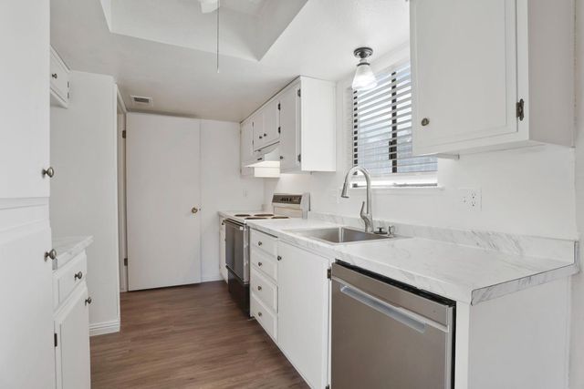 6816 Cumberland Pl, Stockton, CA 95219
