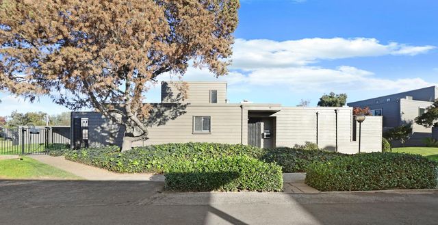 6816 Cumberland Pl, Stockton, CA 95219