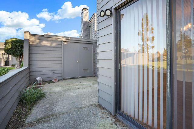 6816 Cumberland Pl, Stockton, CA 95219