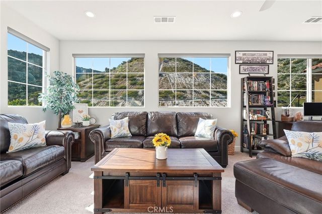 8273 N Clear Sky, West Hills, CA 91304