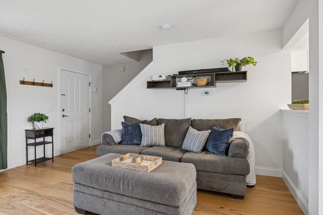 7148 Commonwealth Cir, Nashville, TN 37221