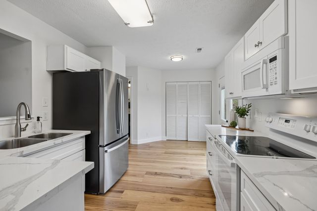 7148 Commonwealth Cir, Nashville, TN 37221