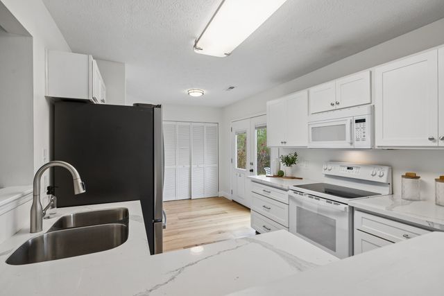 7148 Commonwealth Cir, Nashville, TN 37221