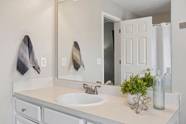 7148 Commonwealth Cir, Nashville, TN 37221