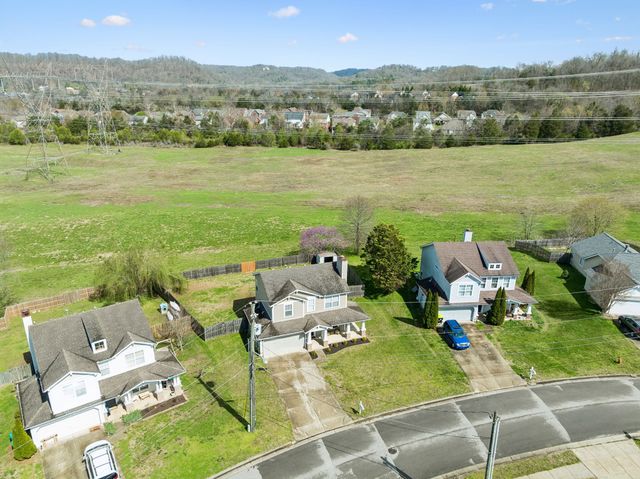 7148 Commonwealth Cir, Nashville, TN 37221