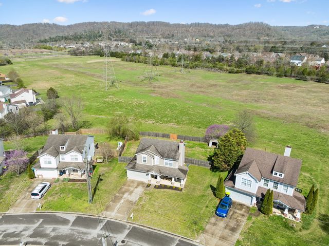 7148 Commonwealth Cir, Nashville, TN 37221