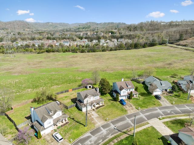 7148 Commonwealth Cir, Nashville, TN 37221