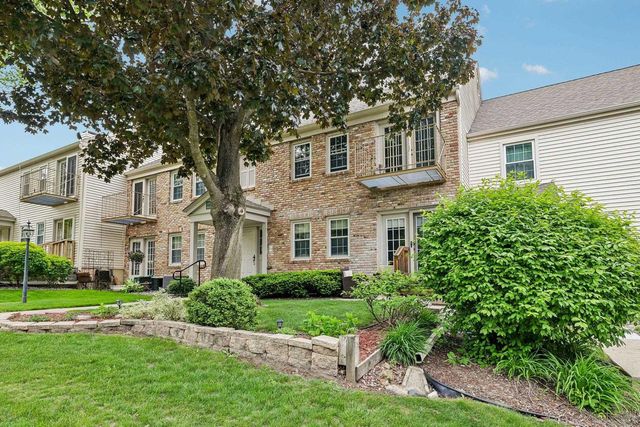 6808 Old Sauk Court, Madison, WI 53717