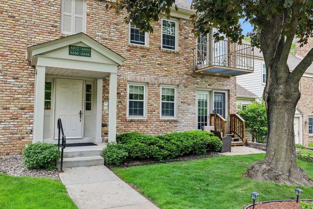 6808 Old Sauk Court, Madison, WI 53717