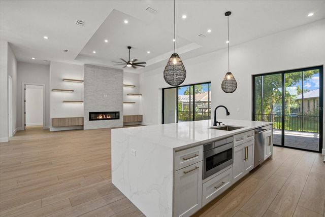 1605 LANDFALL DRIVE, Nokomis, FL 34275