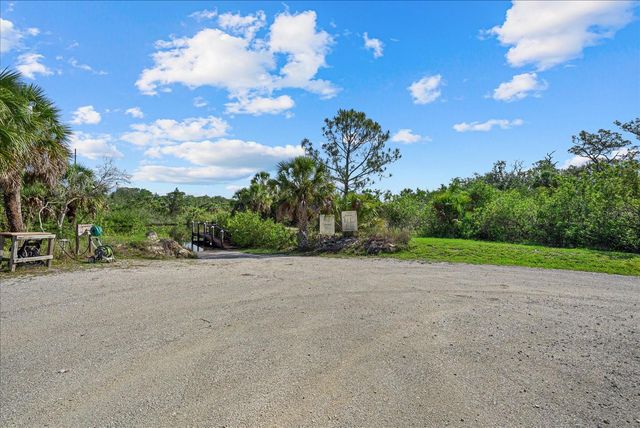 1605 LANDFALL DRIVE, Nokomis, FL 34275