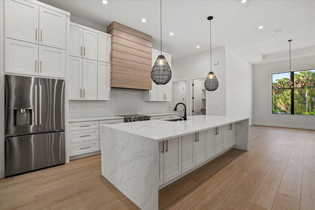 Image 11 of property listing at 1605 LANDFALL DRIVE, Nokomis, FL 34275