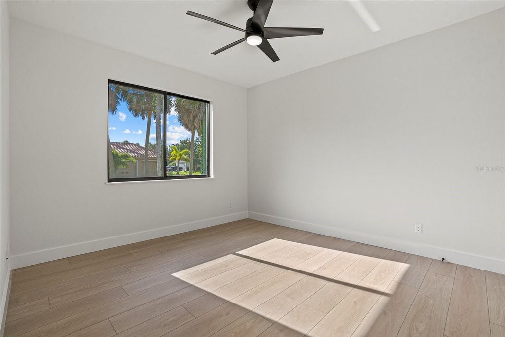 Image 28 of property listing at 1605 LANDFALL DRIVE, Nokomis, FL 34275