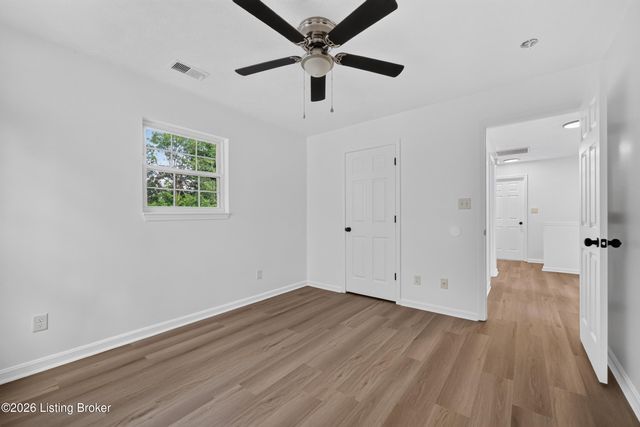 8113 Apple Valley Dr, Louisville, KY 40228