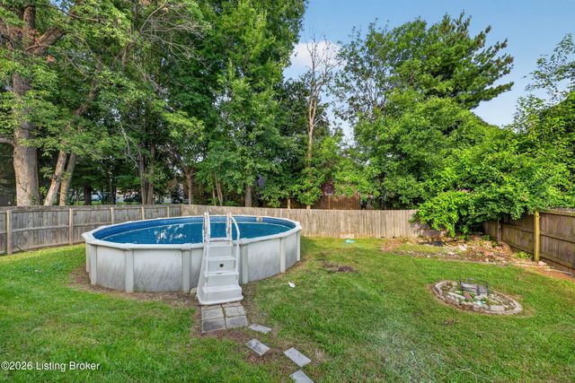8113 Apple Valley Dr, Louisville, KY 40228