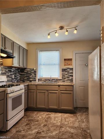 2400 Charleston AVE, Portsmouth, VA 23704