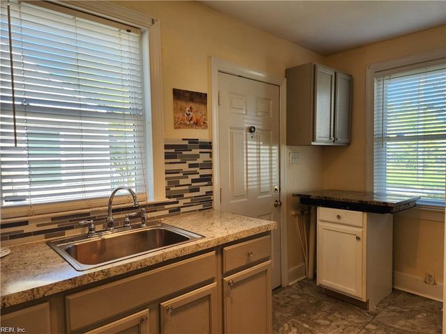 2400 Charleston AVE, Portsmouth, VA 23704