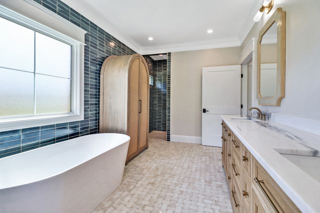 1916 Rivers Edge Dr, Cookeville, TN 38506