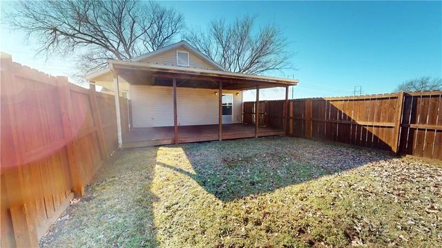 715 E Highland Avenue, Nevada, MO 64772