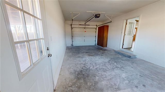 715 E Highland Avenue, Nevada, MO 64772