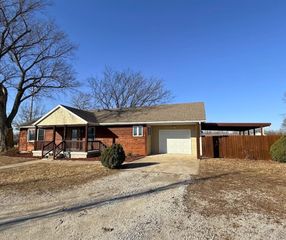 715 E Highland Avenue, Nevada, MO 64772
