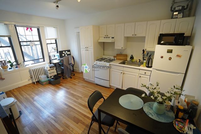 66 Queensberry St 320, Boston, MA 02215