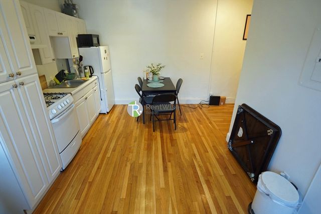 66 Queensberry St 320, Boston, MA 02215